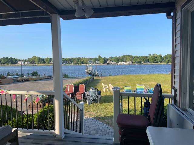 Premium waterfront house! gallery image 4