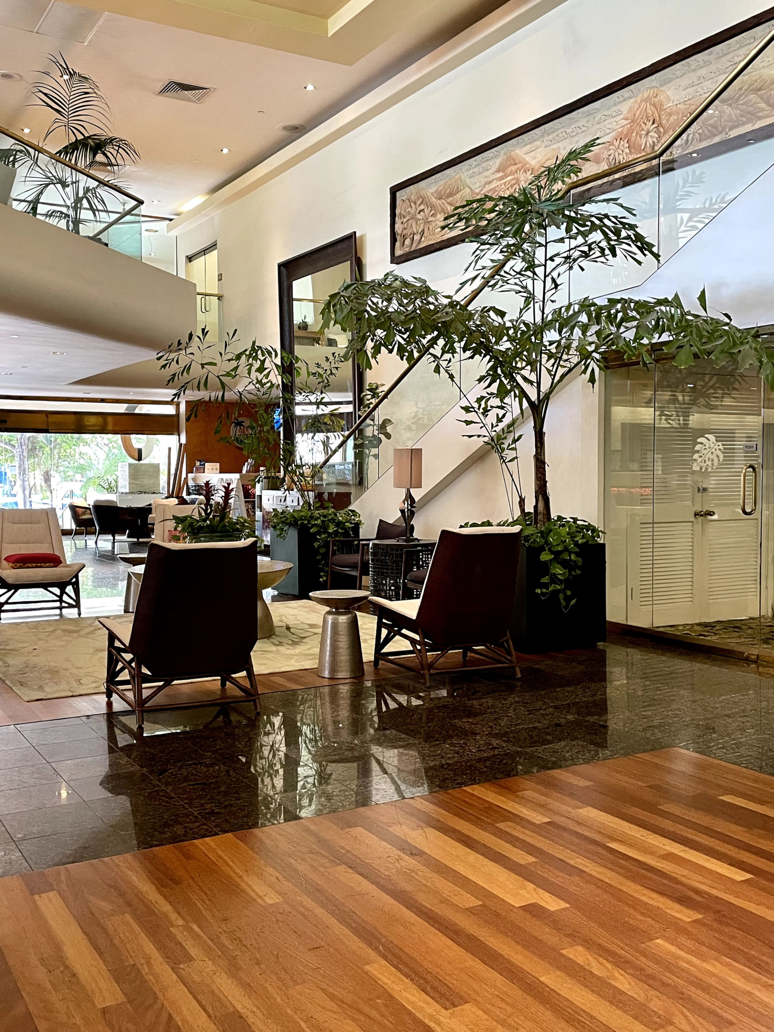 Relaxing 4 Star Luana Waikiki Hotel w/Park View - Image 53