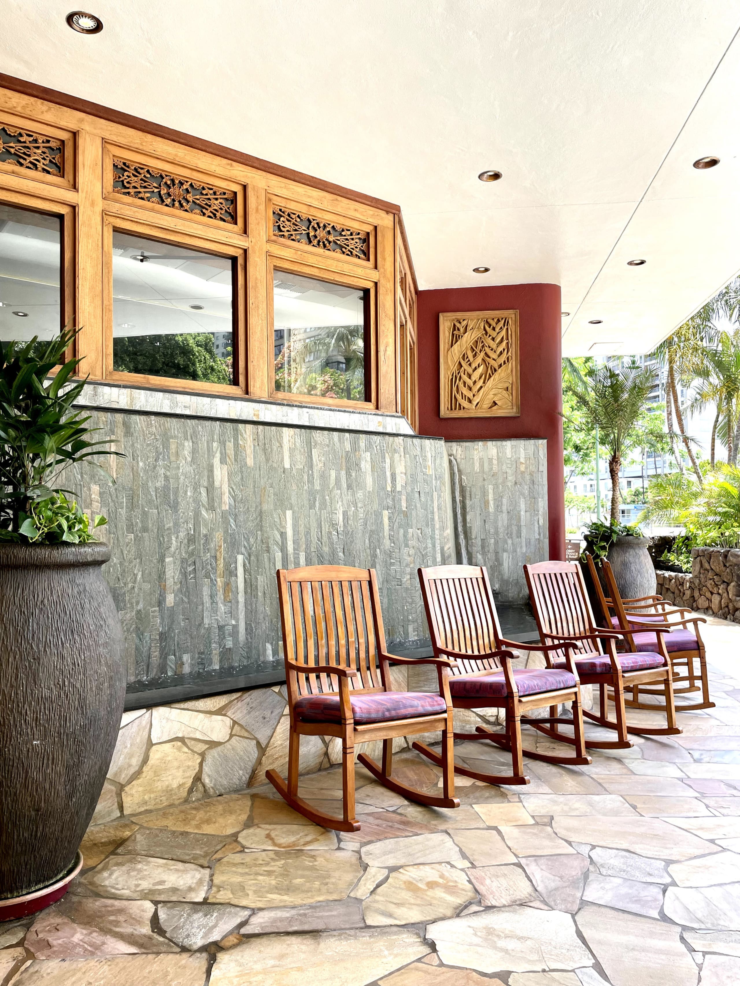 Relaxing 4 Star Luana Waikiki Hotel w/Park View - Image 40