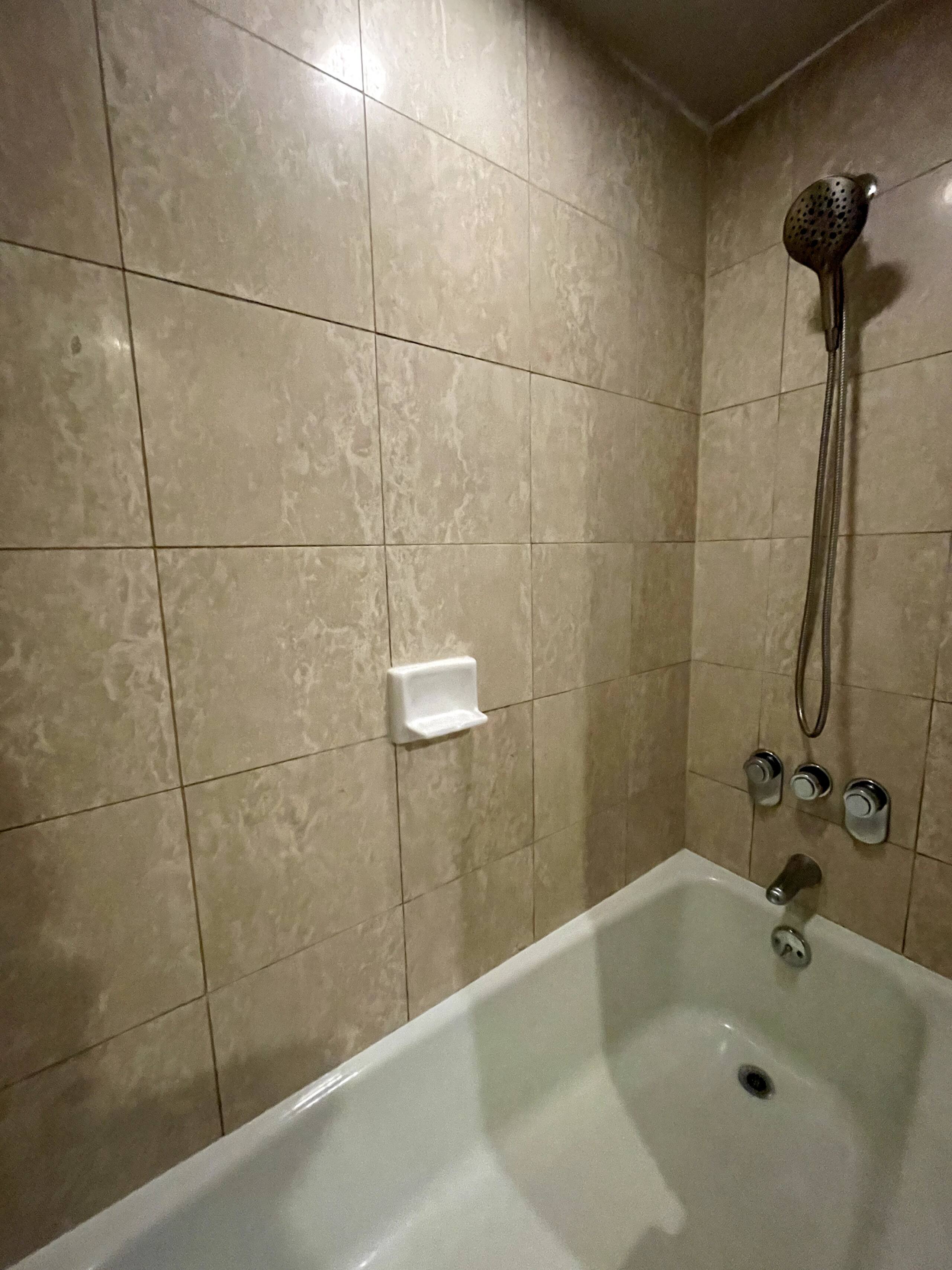 Relaxing 4 Star Luana Waikiki Hotel w/Park View - Image 25