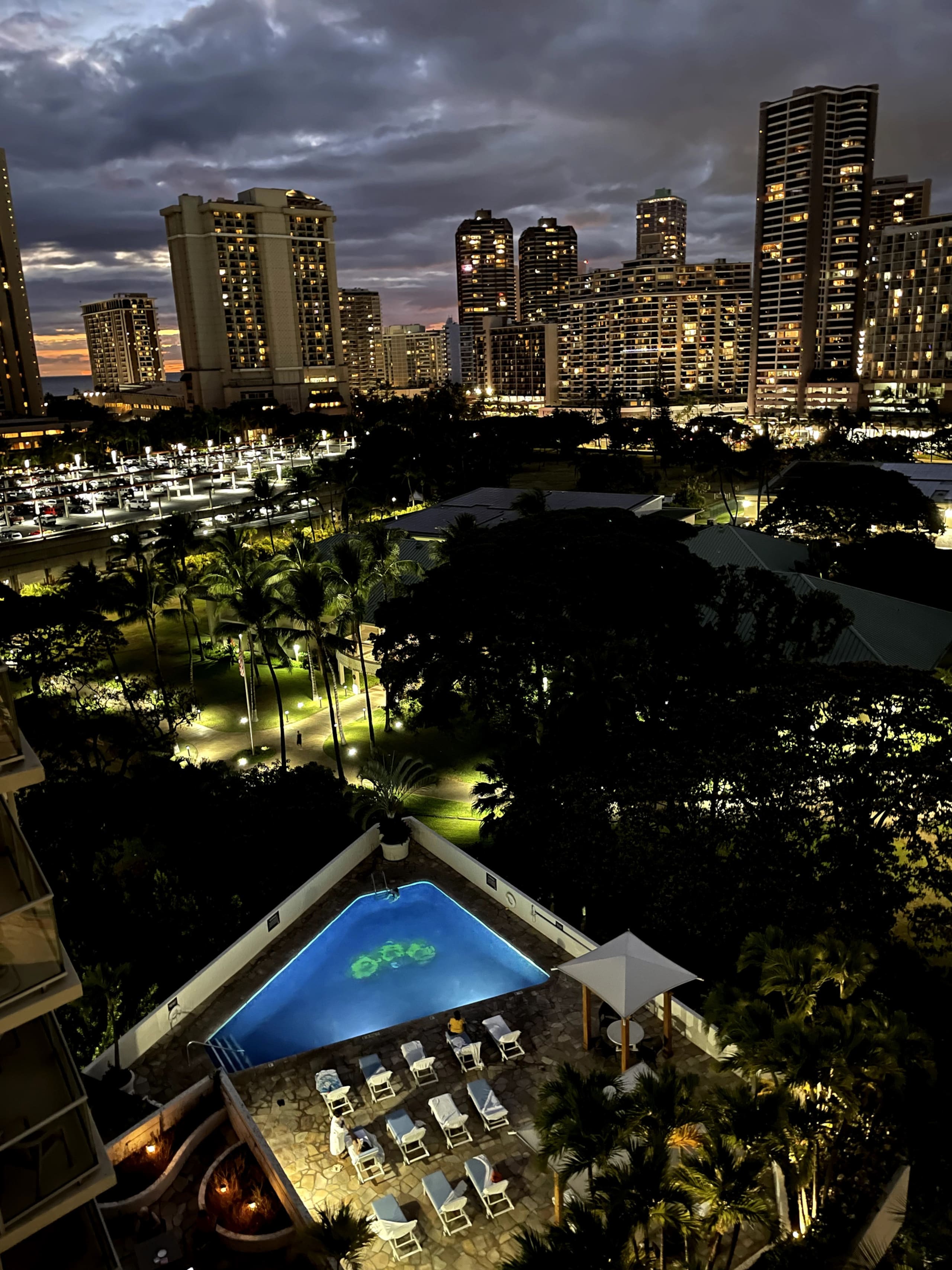 Relaxing 4 Star Luana Waikiki Hotel w/Park View - Image 46