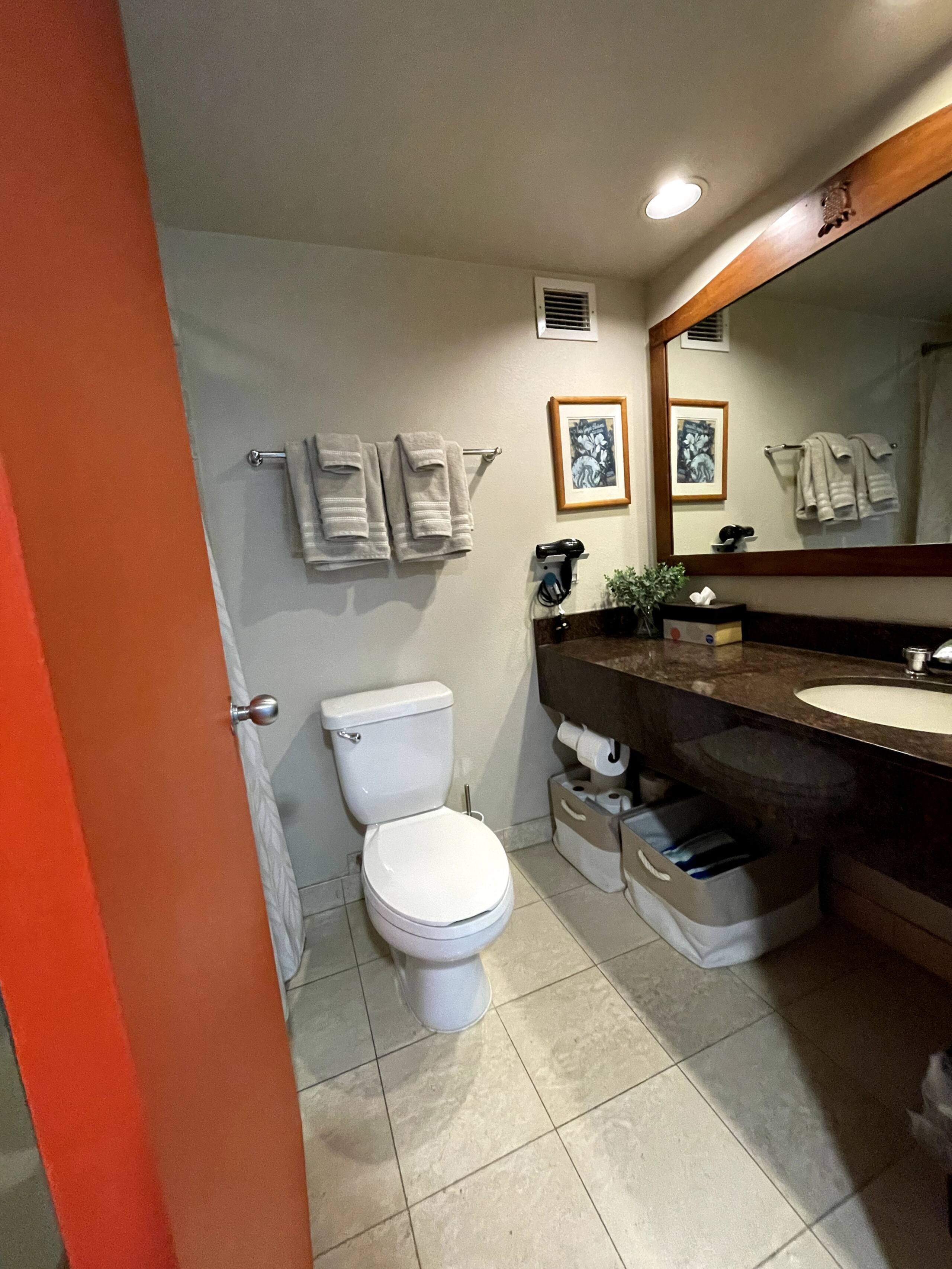 Relaxing 4 Star Luana Waikiki Hotel w/Park View - Image 24