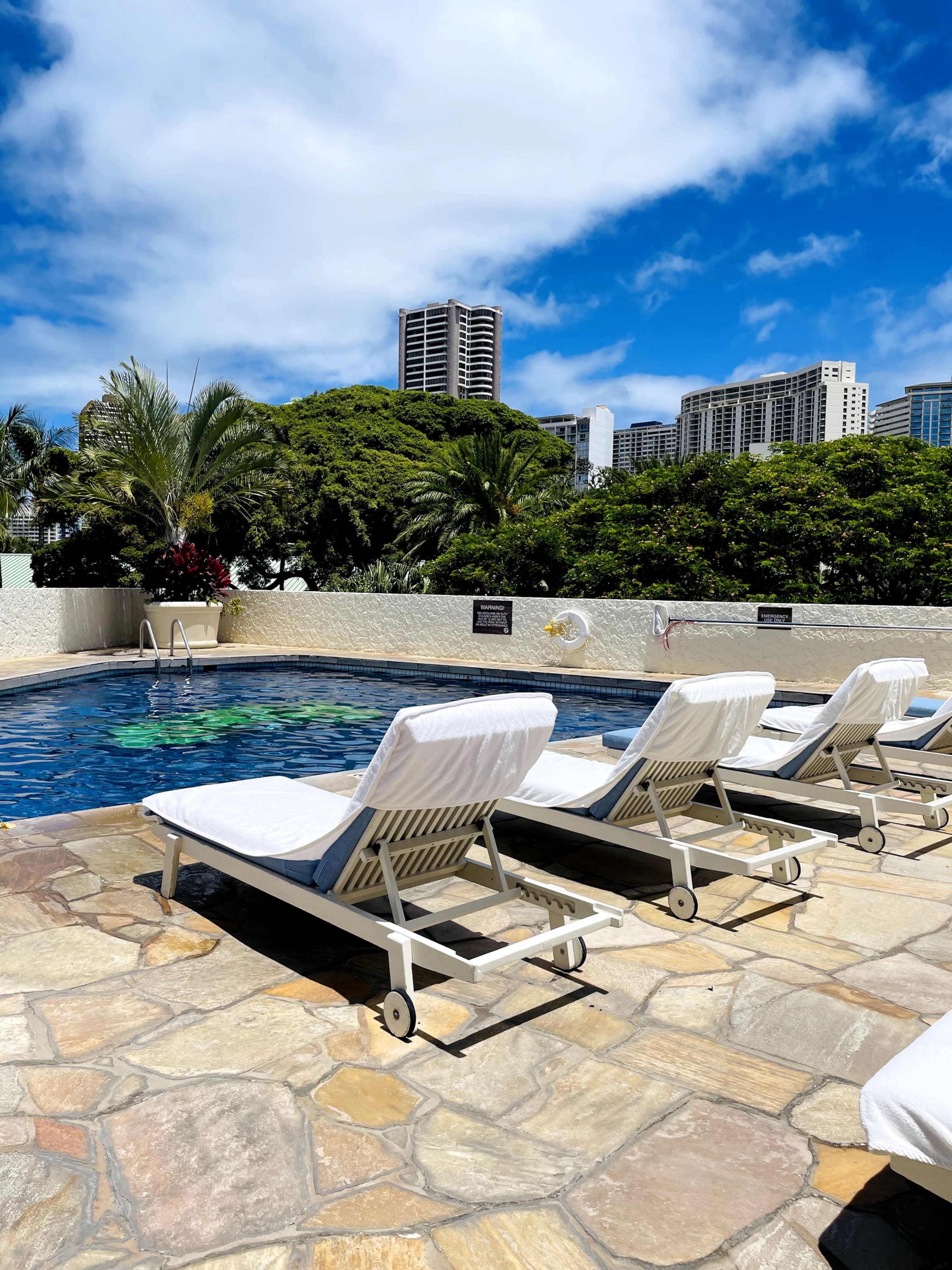 Relaxing 4 Star Luana Waikiki Hotel w/Park View - Image 49