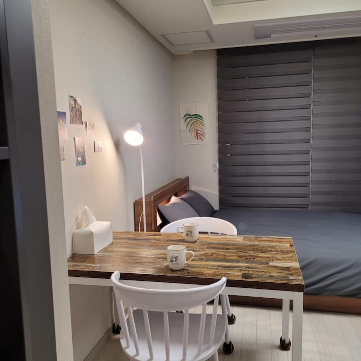 Welcome/Misa Station 30 seconds/Clean Accommodation/Long Term/Infrastructure Best/Paid Parking
