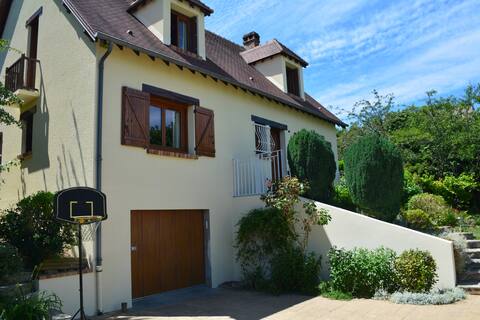 House 7 people near Paris OG 2024 RER B direct