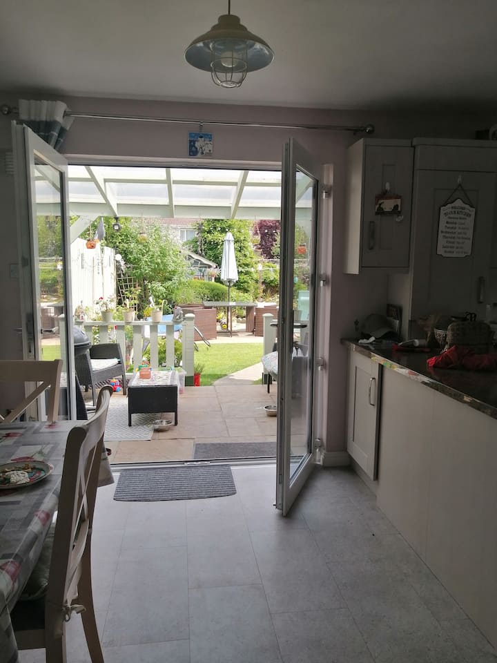 Relaxing Bedroom, 
With Bathroom. For 1 Guest. - Kilkenny