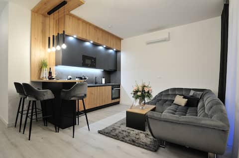 Luxury 4 star apartment, Balc, A/C, Wi-Fi, Parking