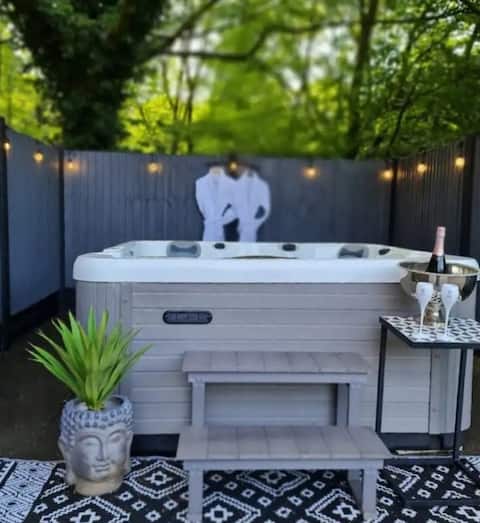 The Stables with  private hot tub
