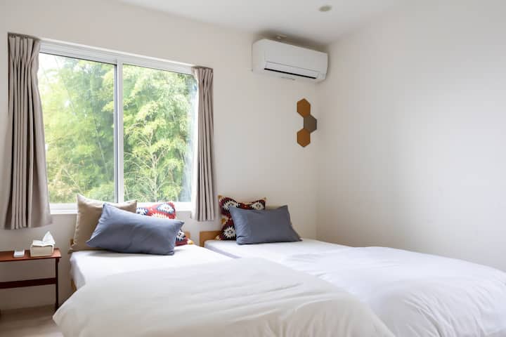 2 Twin Bedroom Single Bed