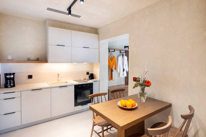 Suites (Dedalos lab, Dedalos dream, Dedalos myth) gallery image 4