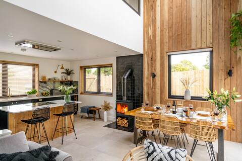 Owl's Nest - Stylish Beachside Retreat nr Gwithian
