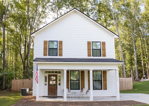 Beautiful Home in downtown Pine Mountain!