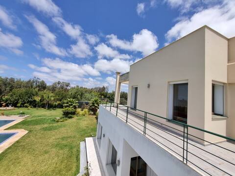 Ferme, villa, piscine, animaux