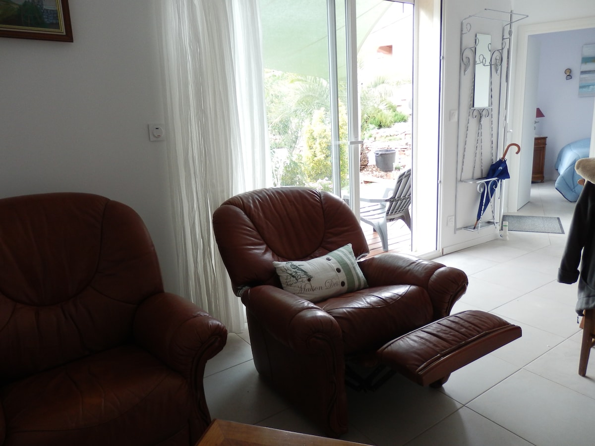 Leistungsstarkes Airbnb: The Sacred Wood in Le Luc