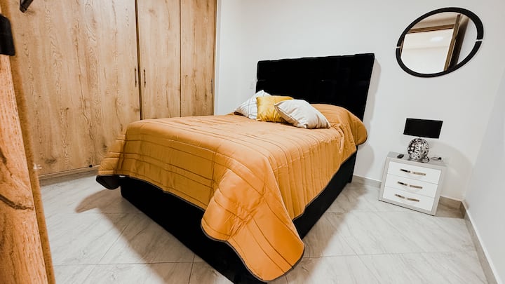 soba s bračnim krevetom 