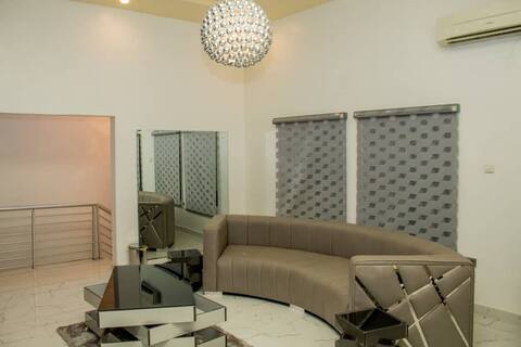 Exquisite and Warm Ambiance in a Home