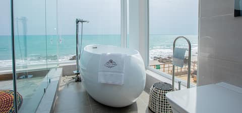 180 Degree Sea Front View | Free Wi-Fi