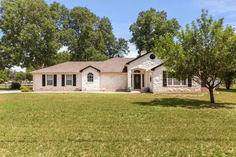 Charming McQueeney House