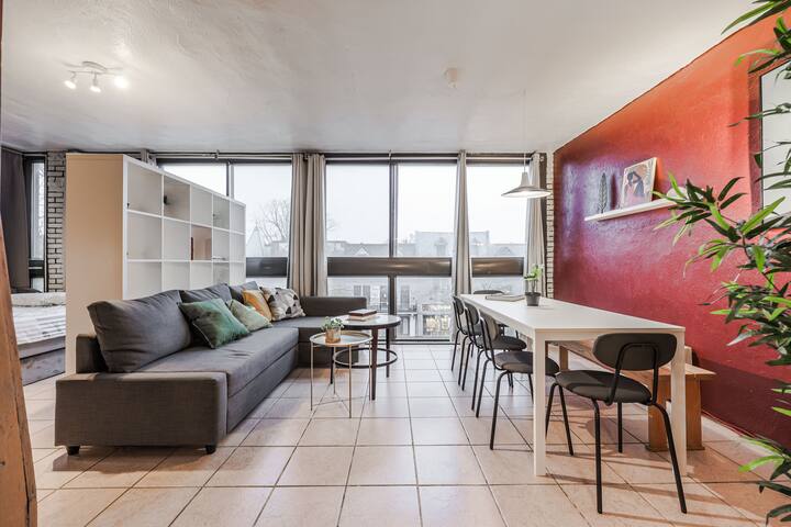 FREE Parking | HUGE Sleeps 17 gallery image 4