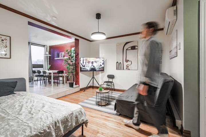 FREE Parking | HUGE Sleeps 17 gallery image 3