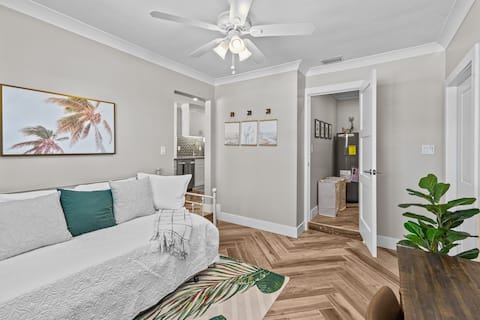 Popular Airbnb listing: Coastal Breeze Cottage in Bonita Springs
