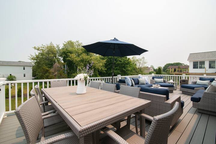 Coastal Vibes – Includes Beach Pass gallery image 3