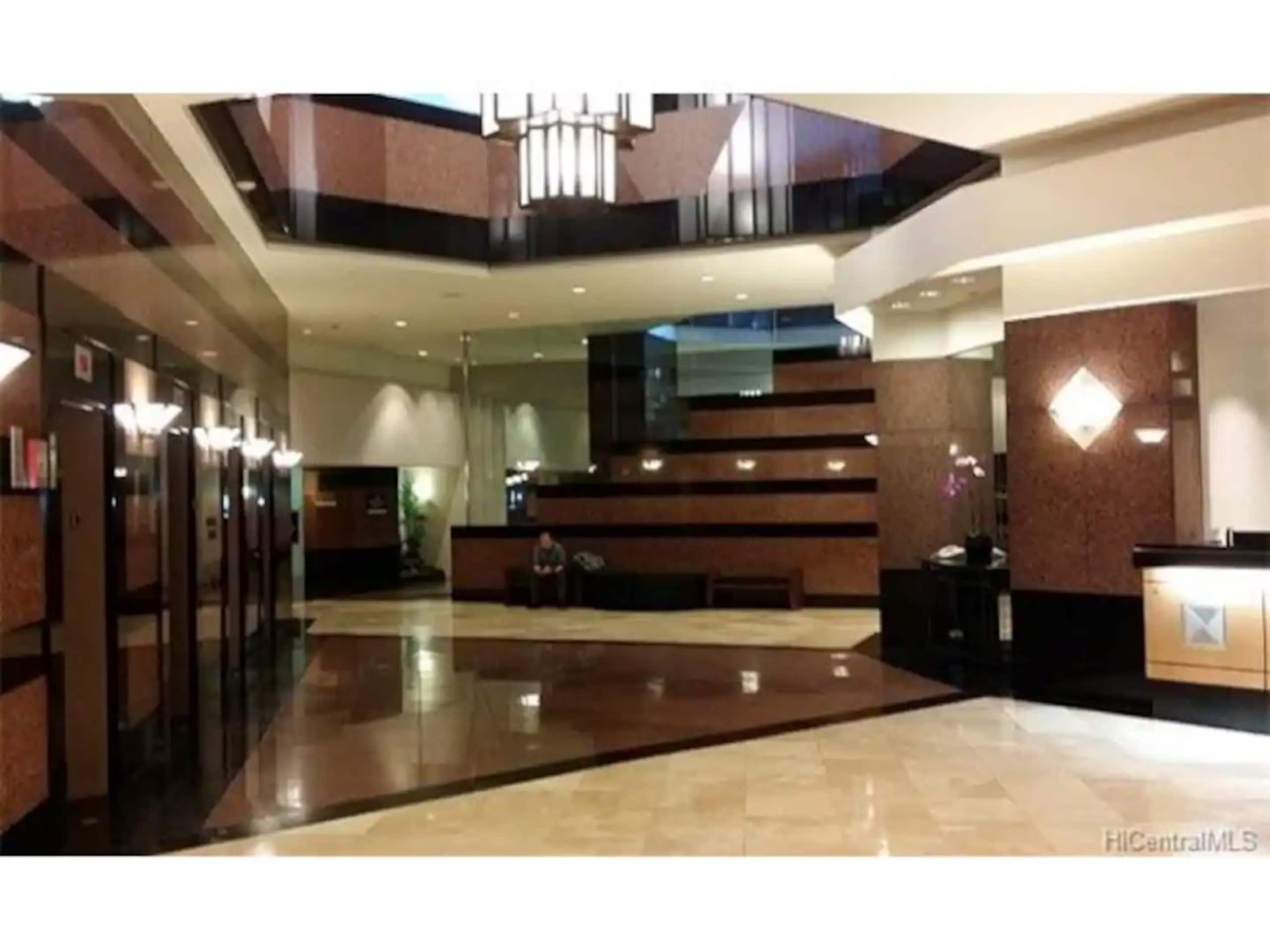 Condo in Honolulu · ★4.9 · 1 bedroom · 2 beds · 1 private bath - Image 28