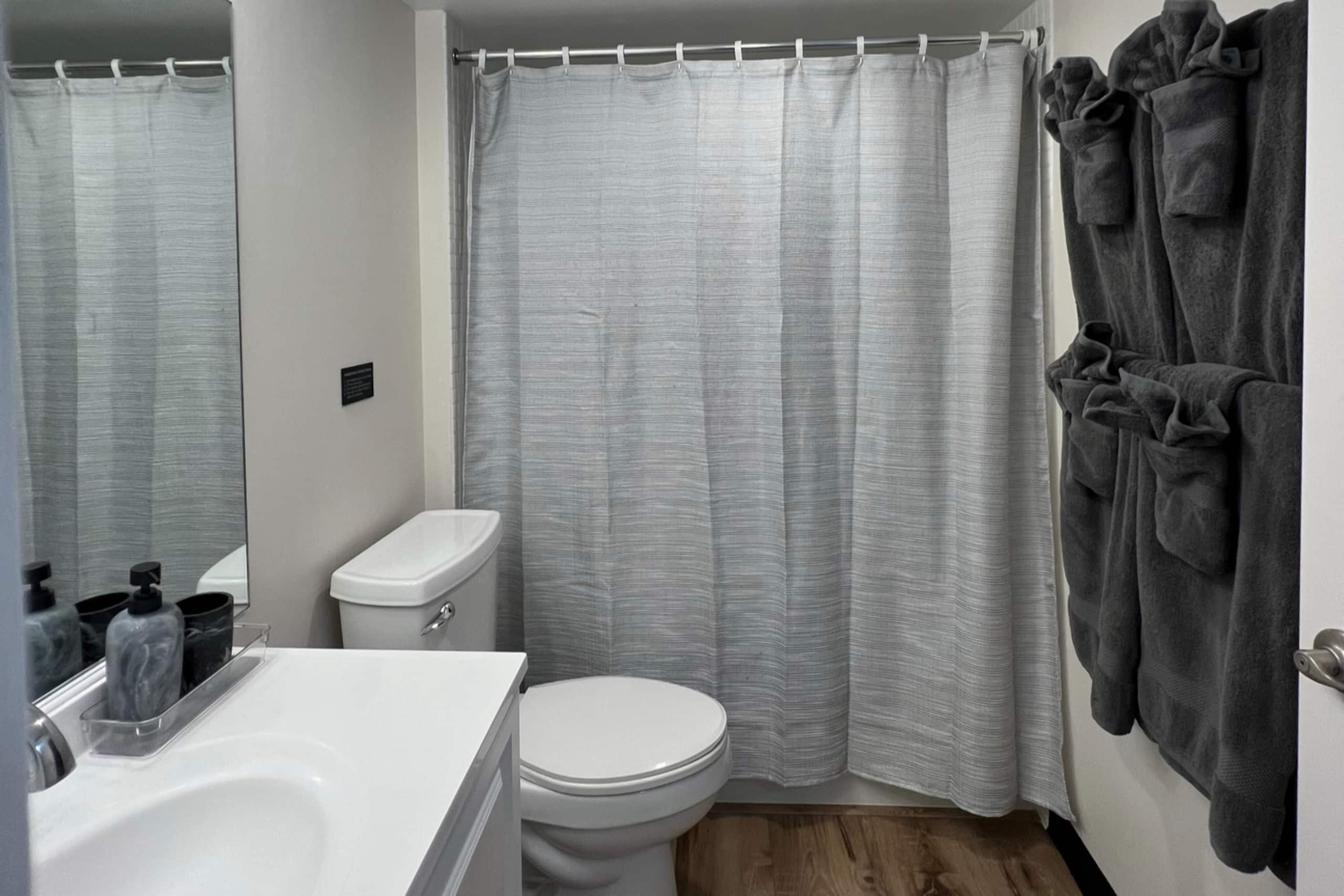 Condo in Honolulu · ★4.9 · 1 bedroom · 2 beds · 1 private bath - Image 17