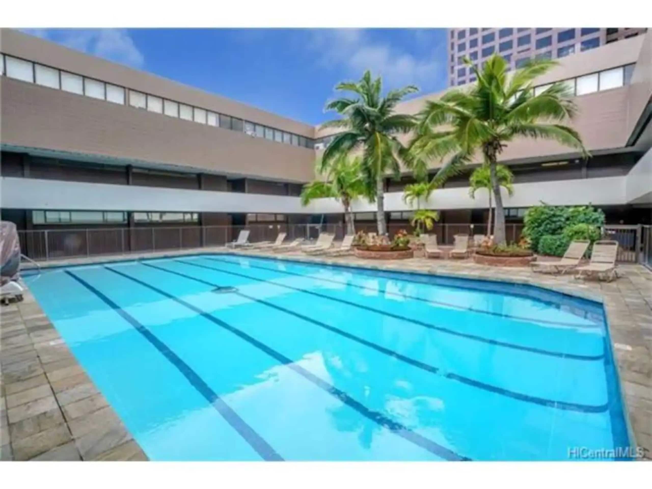 Condo in Honolulu · ★4.9 · 1 bedroom · 2 beds · 1 private bath - Image 30