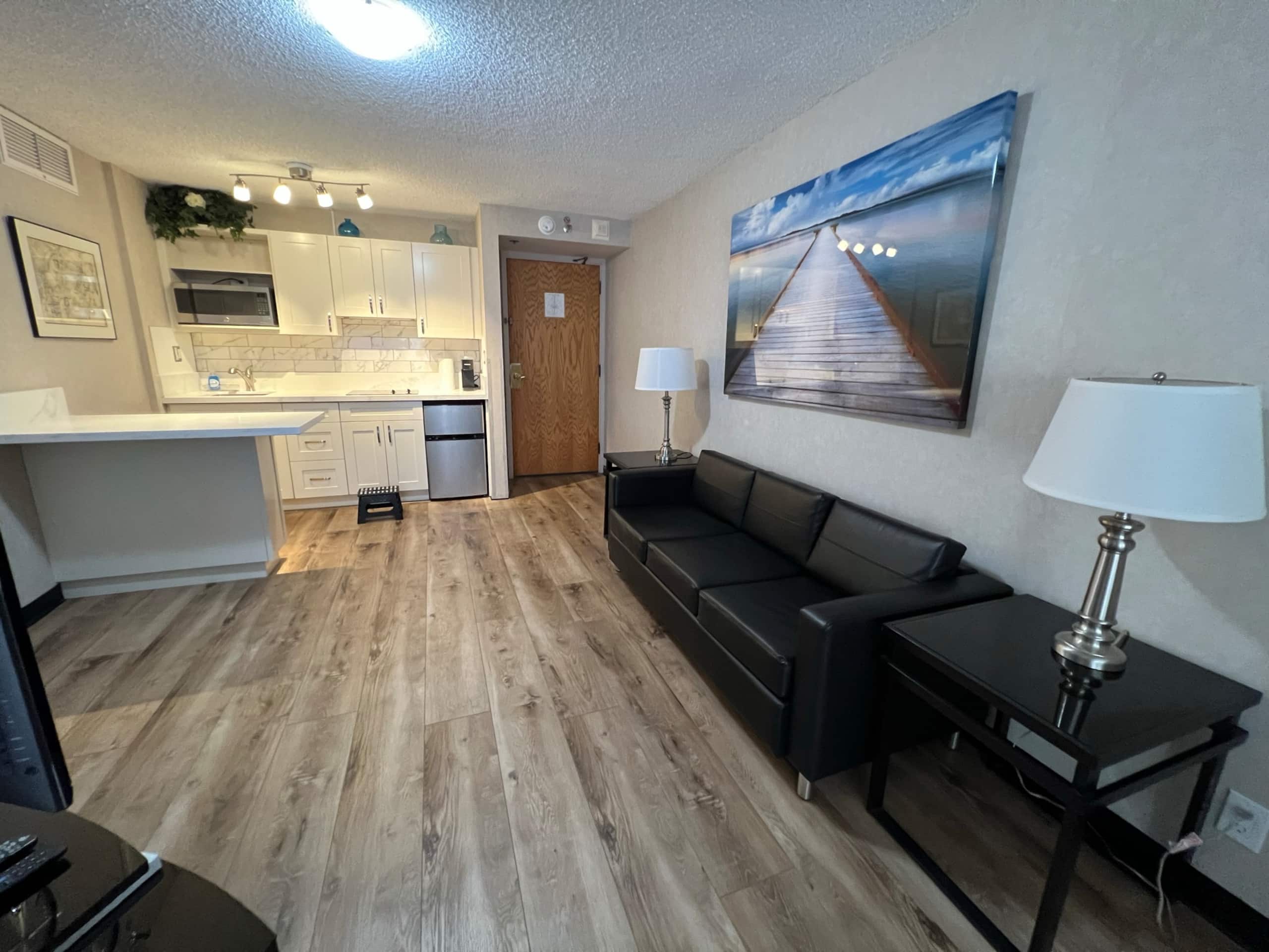 Condo in Honolulu · ★4.9 · 1 bedroom · 2 beds · 1 private bath - Image 13