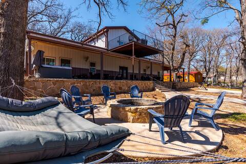 Lakeview Group Getaway Sleeps 30