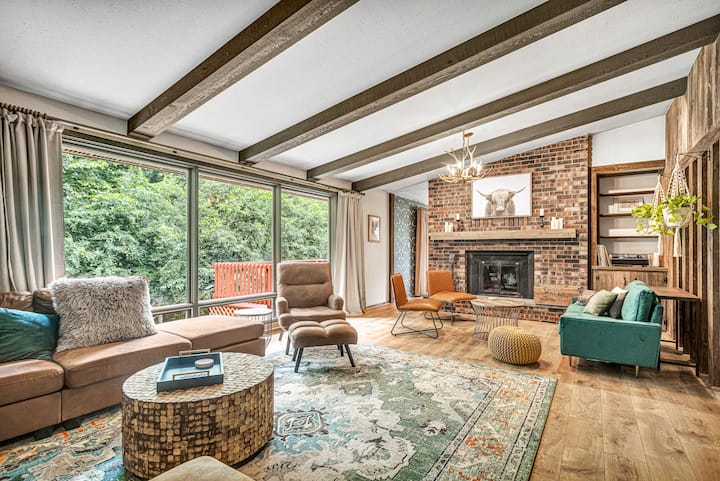 Modern ranch 2024 living room
