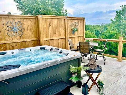 Modern Farm, Hot Tub, 3 King Bed