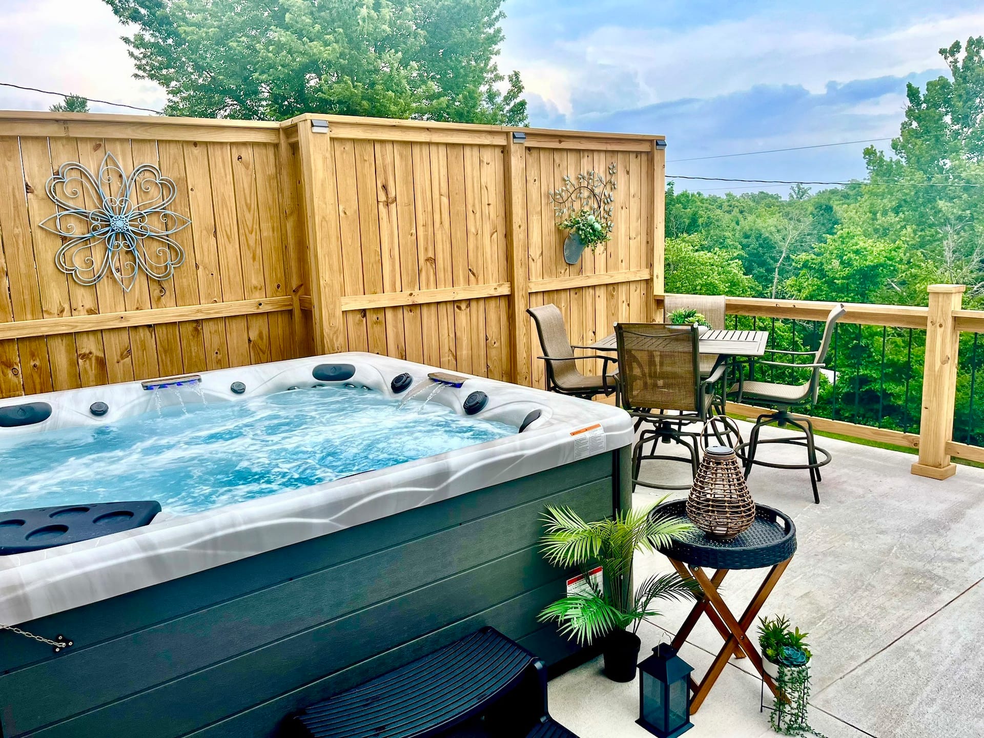 Modern Farm, Hot Tub, 3 King Bed