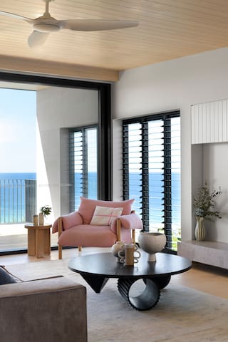 Eagles Nest – 400m to beach, heated pool, sea view