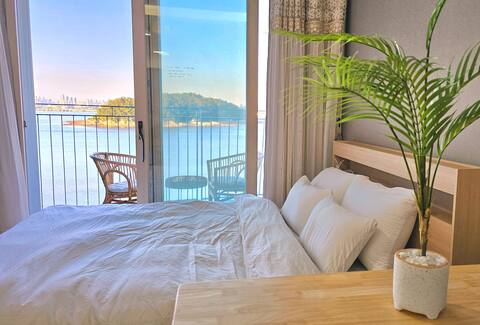 [Ocean City 5] Full Ocean View Terrace/1pm Check-out/Bali Sensibility/5 OTT/Sunrise View/20 minutes from the airport