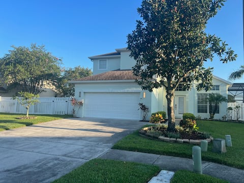 Family Residence - 4 Bedr. - near all Attractions