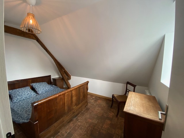 Dvokrevetna spavaća soba na katu