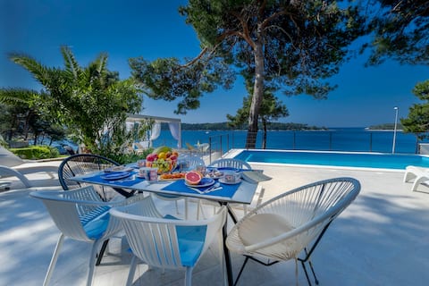 Villa Hana Croatia - Beachfront Pearl