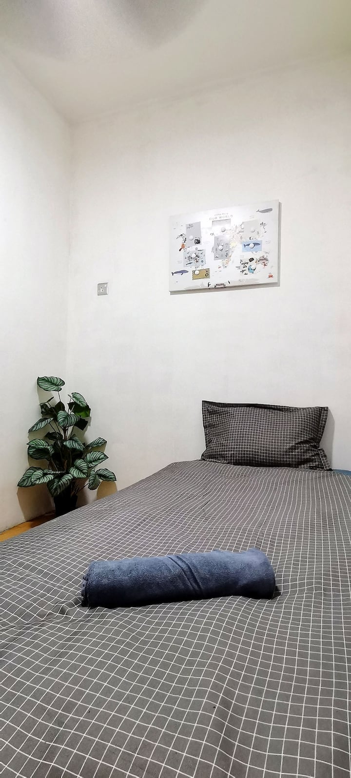 Hakuna kiyoyozi katika chumba hiki. Ukiwa na Feni pekee 