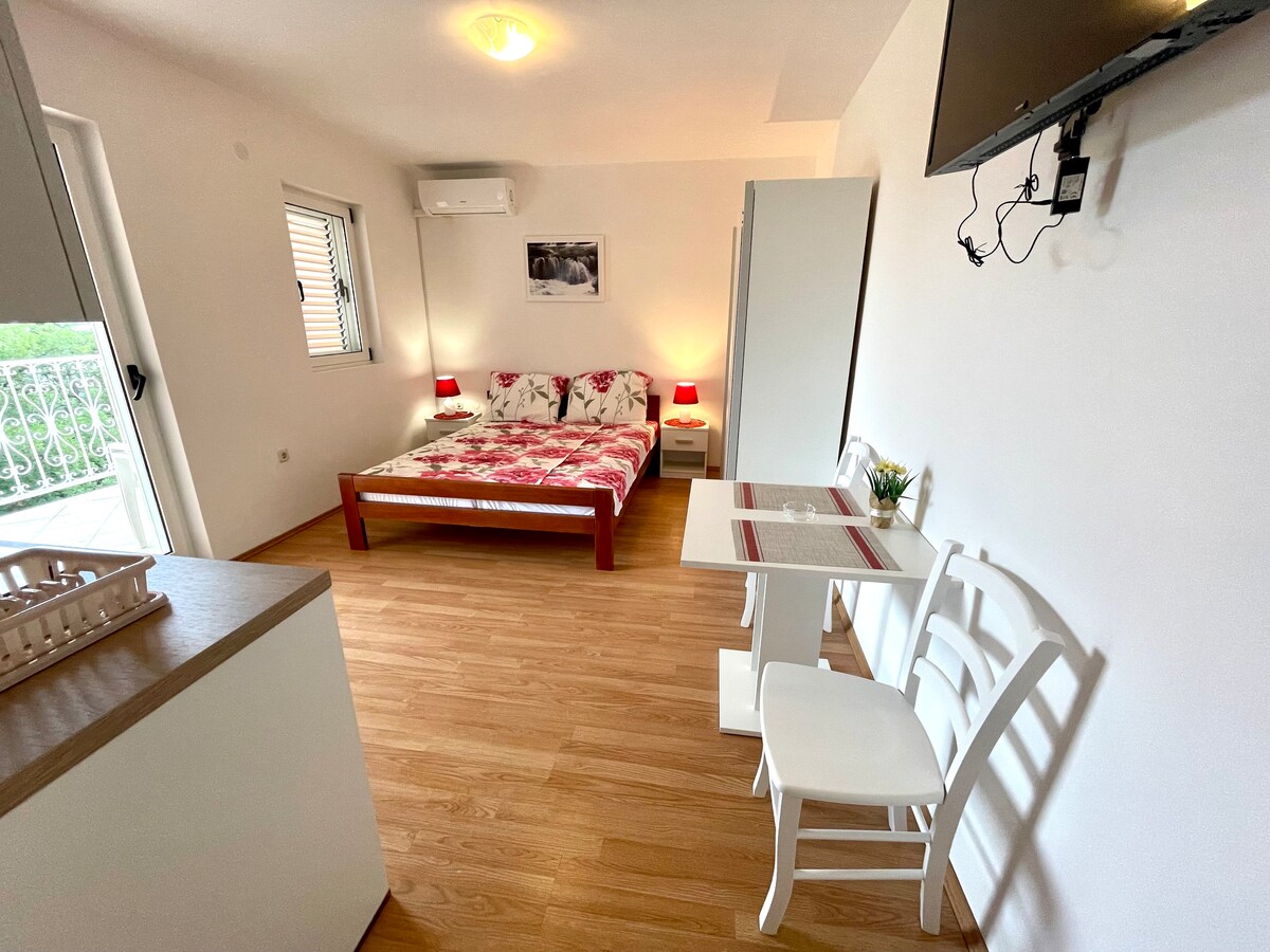 Studio Apartment Julie 6