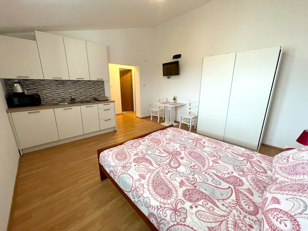Studio apartment Julie 8