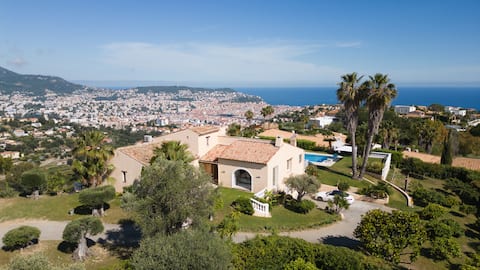 Sunny villa 6/14 people