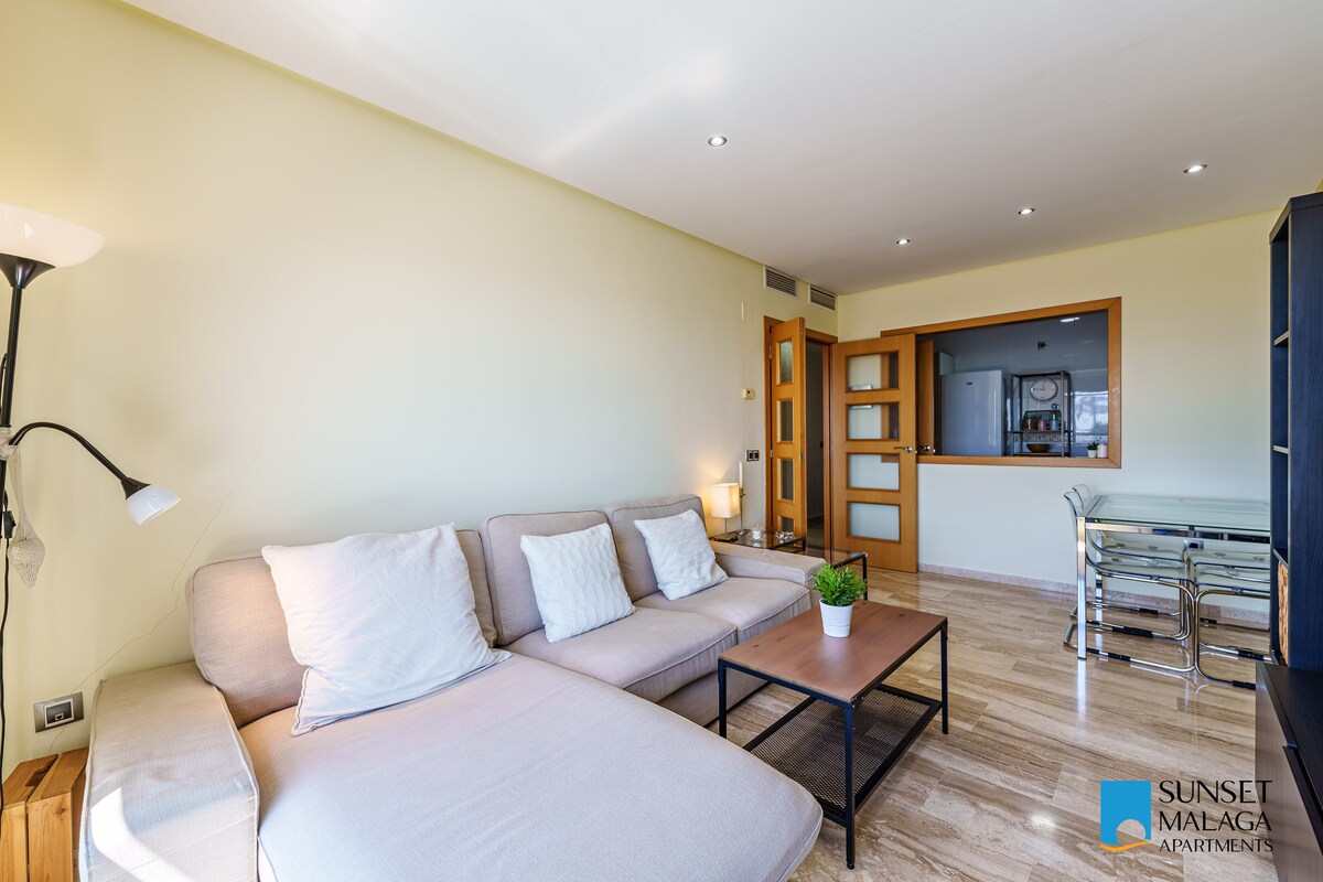Top performing Airbnb: Sea Views - SOHO Cozy Apartment in Plaza De Toros Vieja