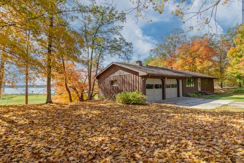 Blu Casa - Lakeside, 5 King beds, Secluded