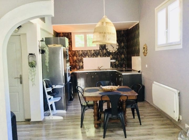 Delightful Apartment/House, Close to Castle