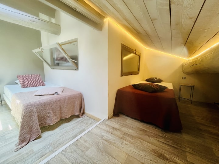 Delightful Apartment/House, Close to Castle