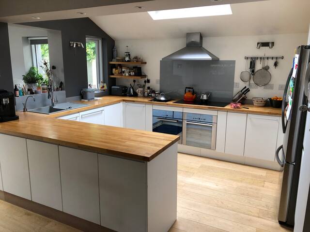 Period Family Home gallery image 4