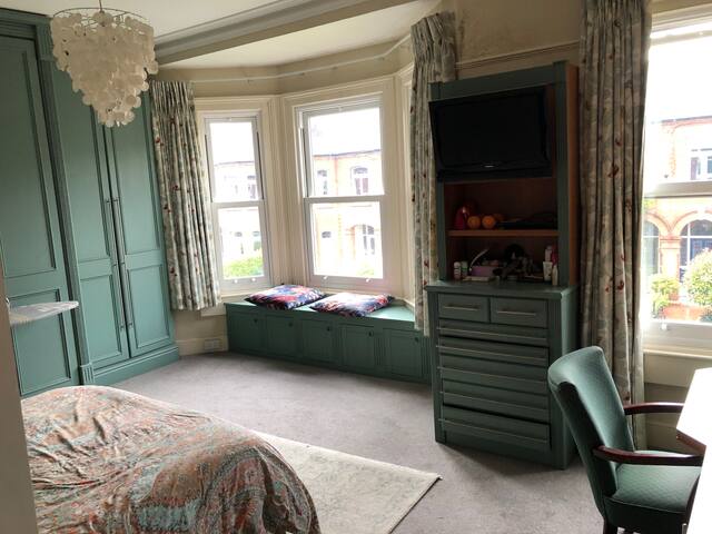 Period Family Home gallery image 3