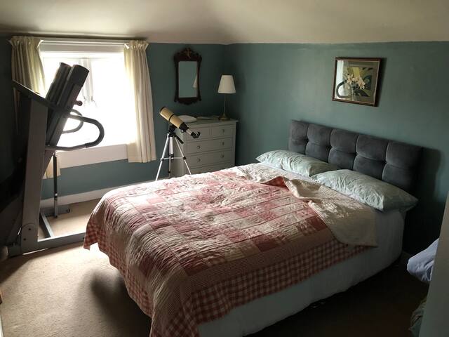 Period Family Home gallery image 5